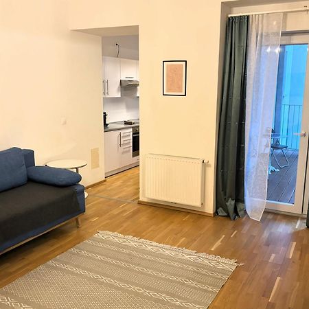 Casa Nostra - Ruhige Stadtwohnung Mit Balkon Виена Екстериор снимка