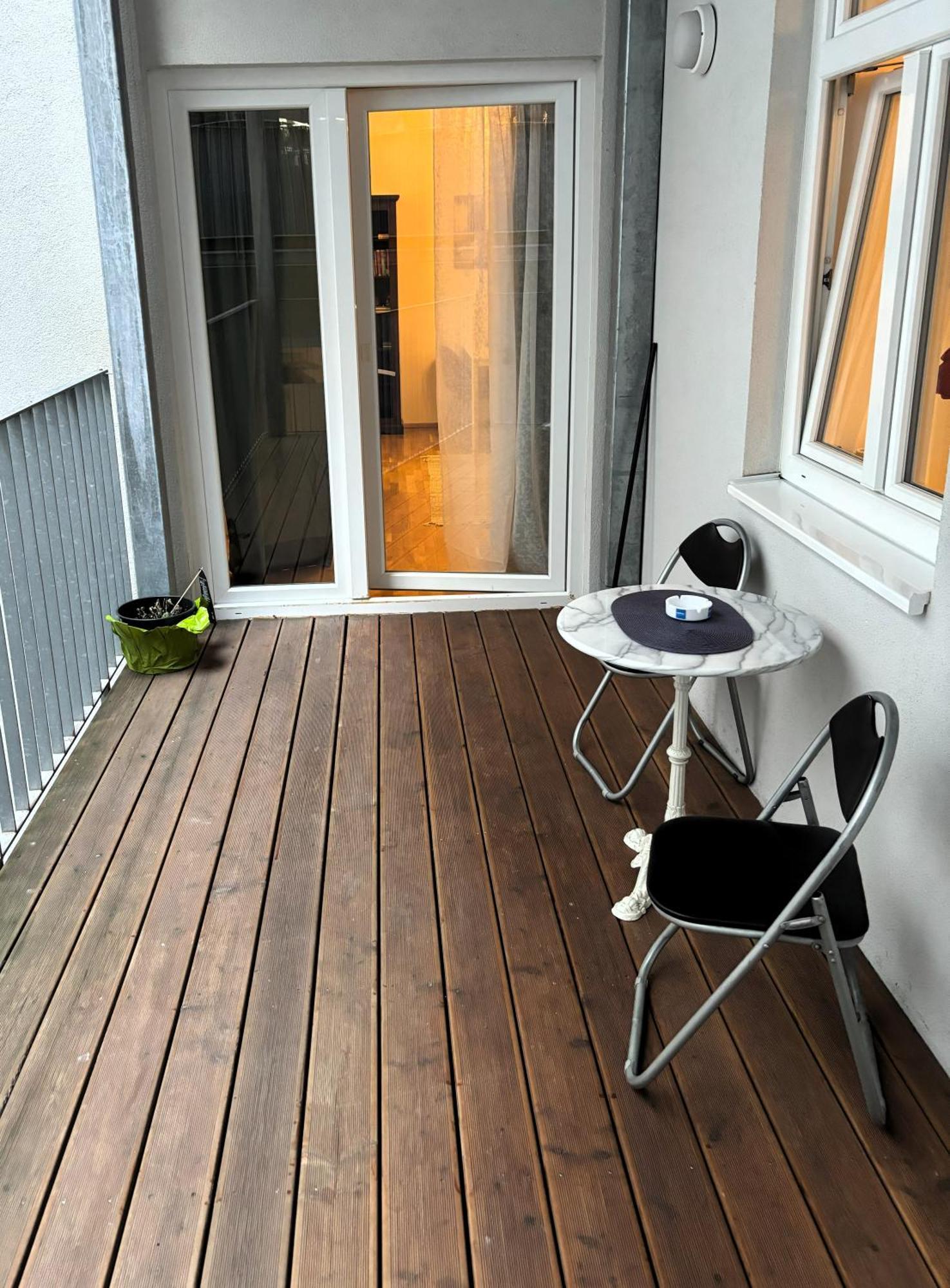 Casa Nostra - Ruhige Stadtwohnung Mit Balkon Виена Екстериор снимка