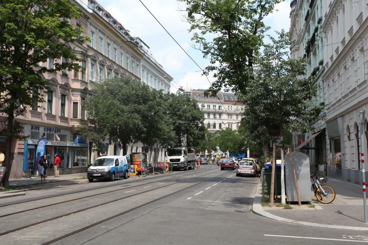 Casa Nostra - Ruhige Stadtwohnung Mit Balkon Виена Екстериор снимка